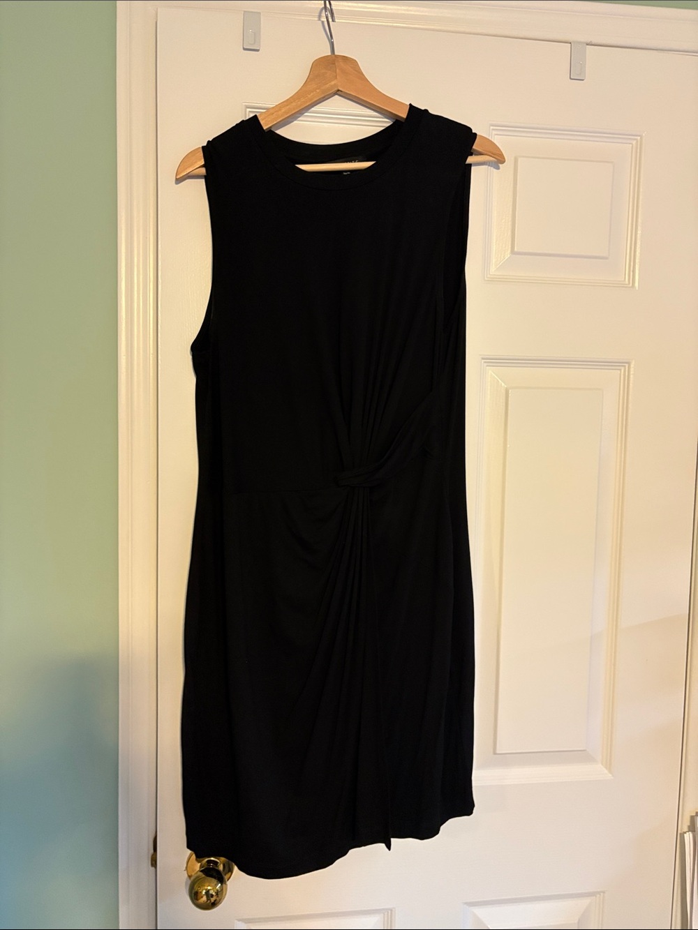 Dynamite Black Sleeveless Knot-Detail Dress
